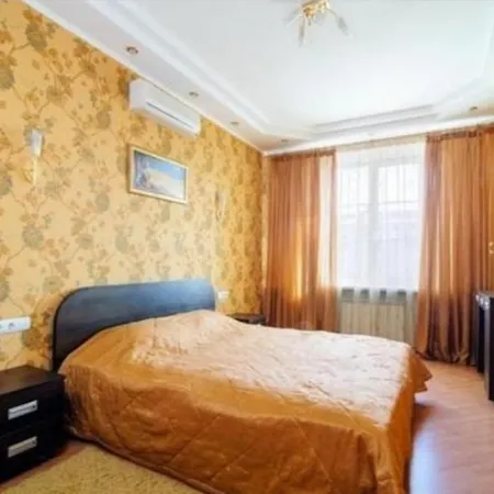 Daire Nezavisimosti Square *